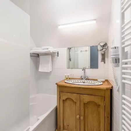 Le Clos Fleuri ホテル